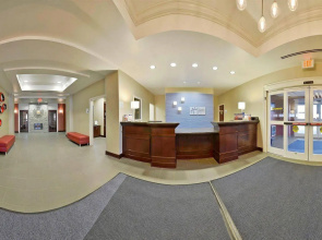 Holiday Inn Express & Suites Utica by IHG