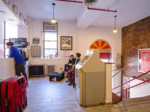 Jazz on the Park Hostel