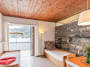 Holiday Home with Balcony for 2-4 People by Lake Como near Pognana Lario