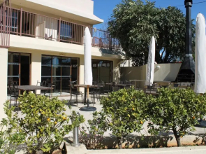 Pyramids Motel