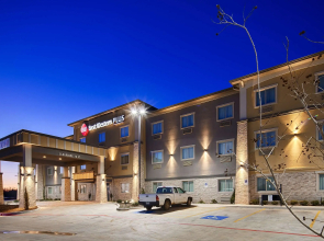 Best Western Plus Lonestar Inn & Suites