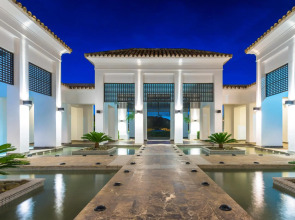 Fuerte Estepona Suites Spa