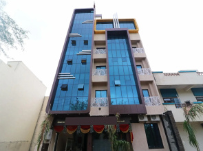OYO 15671 Hotel Jalsa Dlx