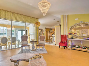 Luxe Cape Coral Home w/ Heated Pool & Hot Tub