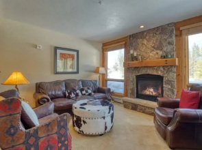 Private Family Friendly 2 Bedroom Townhome Located in East Keystone With Access to Free Shuttle Service