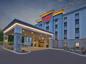 Hampton Inn & Suites Alliance