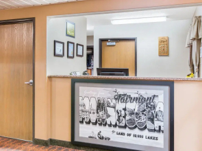 Super 8 Fairmont