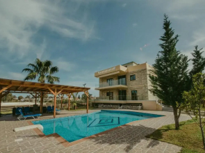 Mirsini Villa