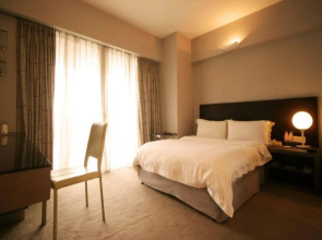 Yi-Wu Commatel Hotel