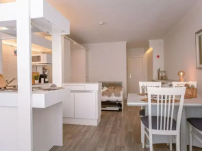 Warm Studio With sea View in the City-centre