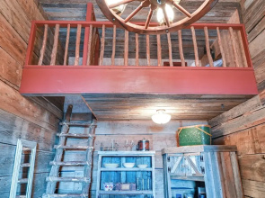 Western-themed Decatur Studio on Main Street!