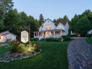 Thorp House Inn & Cottages