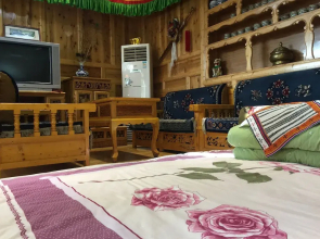 Yangkor Tibetan Homestay - Hostel