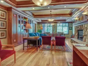 Eagle Springs East 206: White Fir Suite
