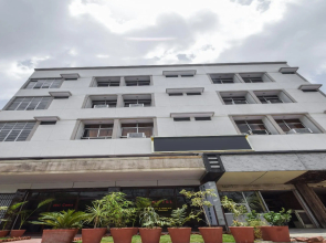 OYO 15212 Hotel Seema
