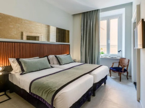 Adrianus Hotel