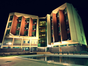 Hotel Devi Grand