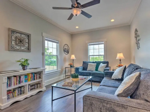 Airy Apartment With Deck - Walk to Main Street!