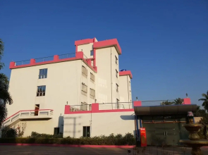 Hotel Girish