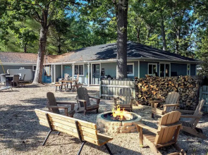 White Oak Landing Spacious 6 BDR w/ Boat Slip!
