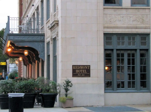 Redmont Hotel Birmingham, Curio Collection by Hilton
