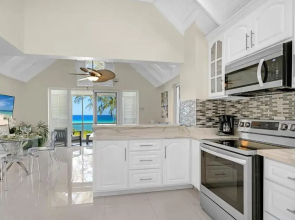 Hospitality Expert F36 Beach front Pool & Chef