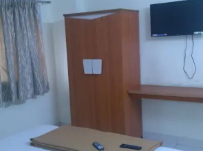 Iroomz Murgan Residency