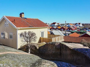 8 Person Holiday Home in Kungshamn