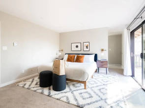 Rivendell - Spacious Home w Pool Arcade Games & Expansive Patio Santa Rosa