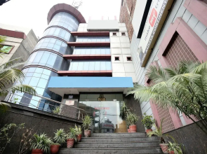 OYO Rooms Hussainpura Bridge