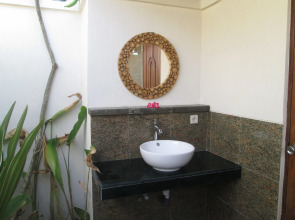 The Tanis Beach Resort Nusa Lembongan