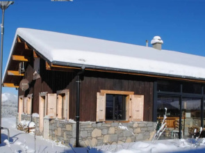 Chalet Rinuy 100m from the chair lift