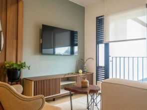 w Spectacular 2BR With Balcony in Miraflores