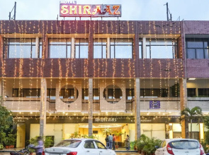 Capital O 5439 Hotel Shiraaz