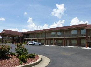 Red Roof Inn & Suites Cleveland, TN