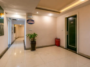 Shengshi Jiahua Hotel (Tongren High-speed Railway Station)