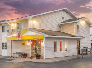 Super 8 by Wyndham Moberly MO