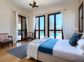3 bedroom villa Dionysos 373 with private pool and pretty garden, Peaceful location within Aphrodite Hills Resort