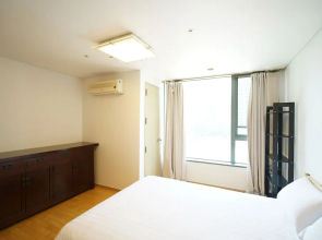 Jamsil Stn & Galleria Palace Apt B