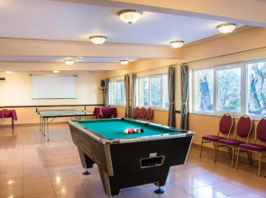 Fried Castle Hotel and Restaurant