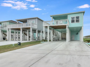 Dolphin Deck Or120 3 Bedroom Home by RedAwning