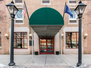 University Hotel & Suites Shippensburg, Trademark by Wyndham