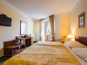 EA Hotel Rokoko