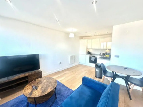 Up to 40 Percent Off Old Trafford Modern Apartment
