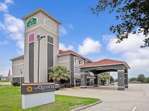 La Quinta Inn & Suites by Wyndham Fairfield TX
