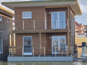 Hausboot in Barth am Barther Bodden