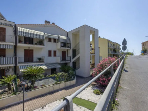 Spacious Apartment With Terrace by Wonderful Italy
