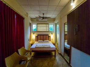 Casuarina Bay Beach Resort