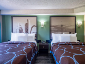 Super 8 by Wyndham Toronto East ON