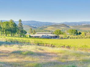 Kelseyville Cottage: Private Deck & On-site Winery